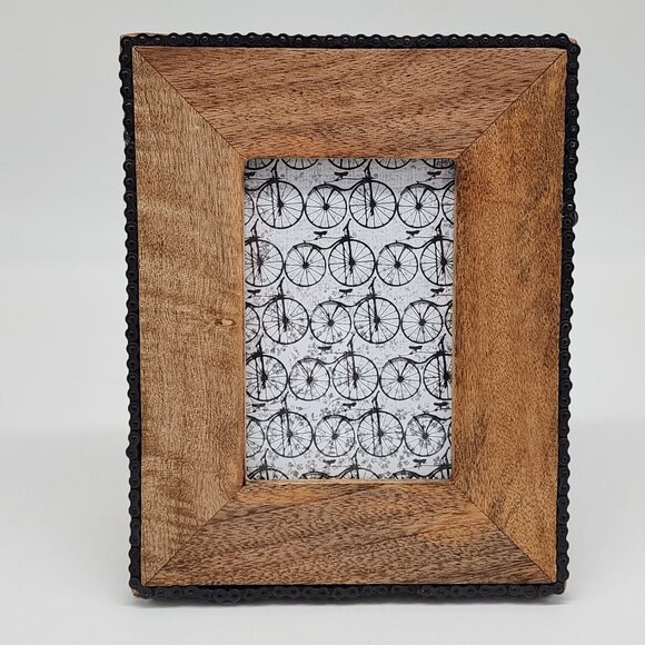 Rustic Wood Picture Frame With Bicycle Chain Border 3.5"x5.5" - Picture 2 of 11